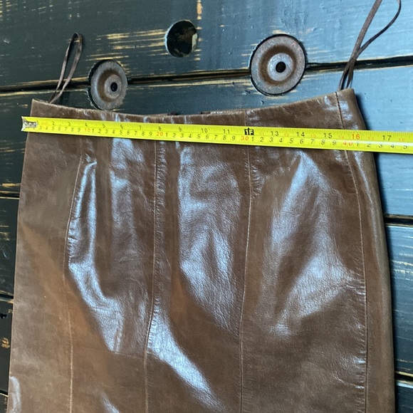 Anne Klein Genuine Leather Skirt - Size 8 - Picture 9 of 11